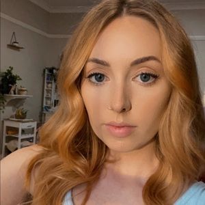 Meet your Posher, Abbey